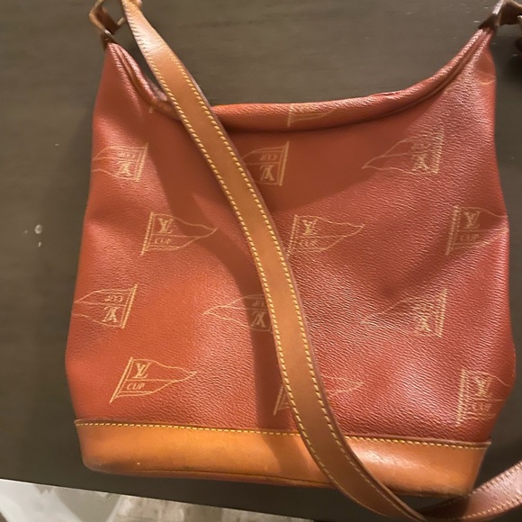 Used and selling as is. Louis Vuitton Cup 1995 needs repair - Picture 3 of 12